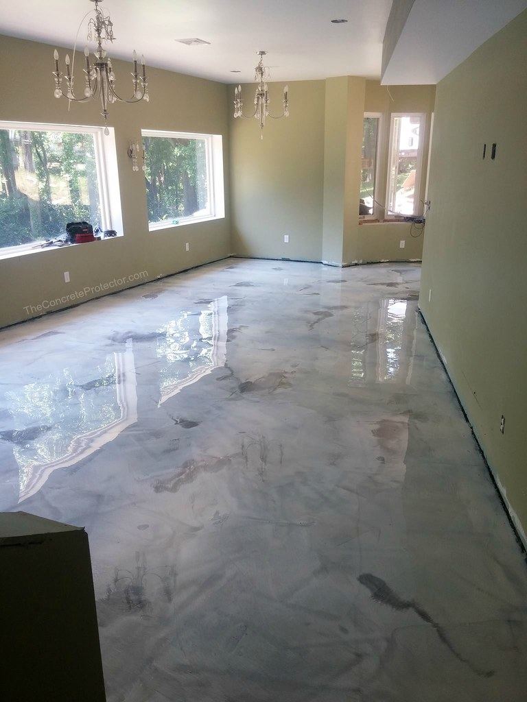 Metallic epoxy floor in a finished room